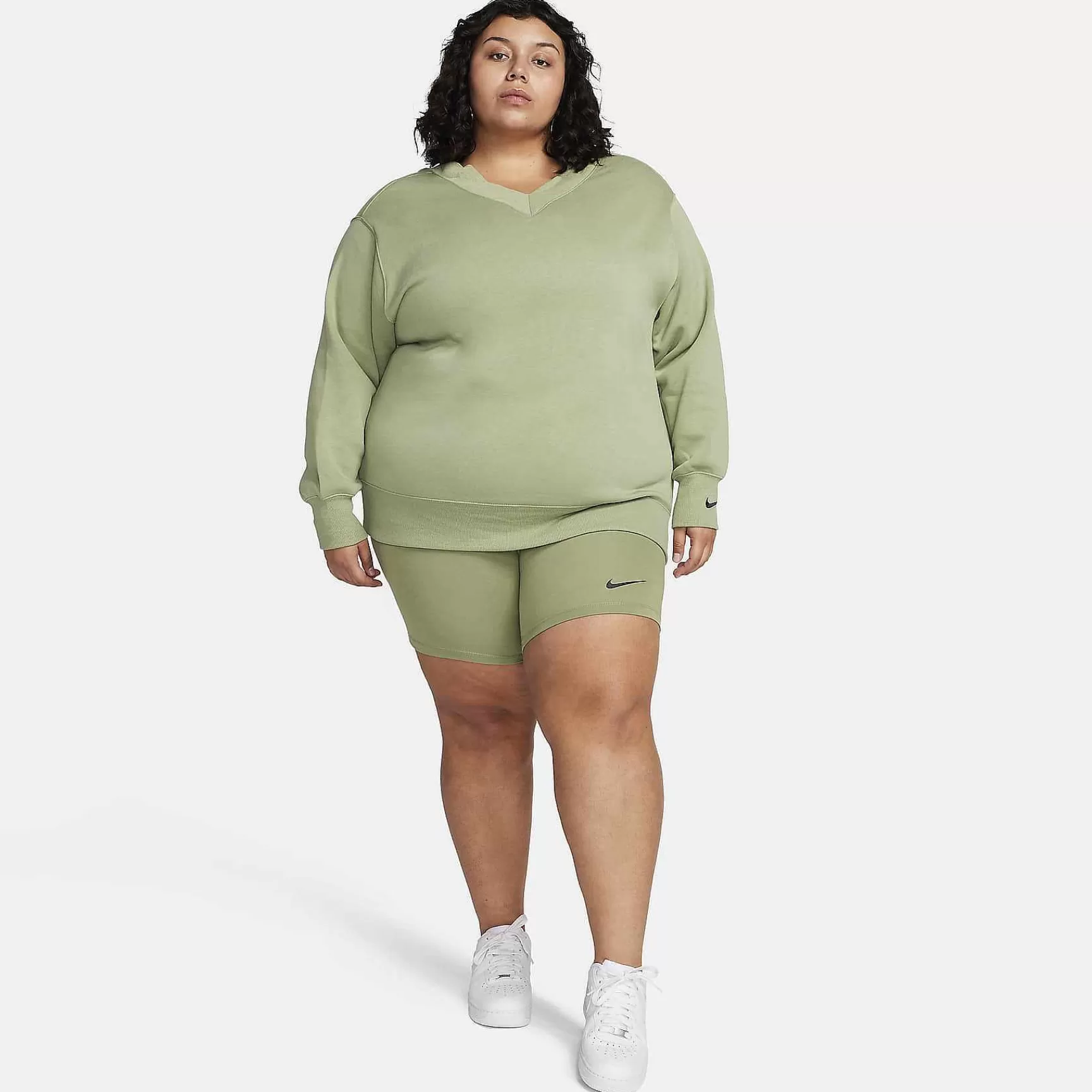 Plus Size-Nike Plus Size Sportswear Classic