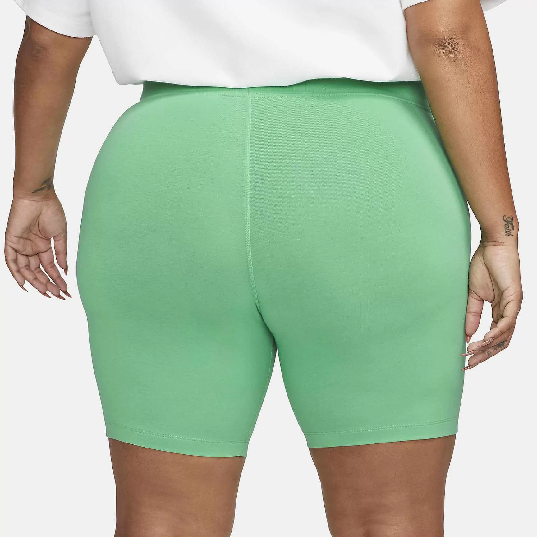 Plus Size-Nike Plus Size Sportswear Essential