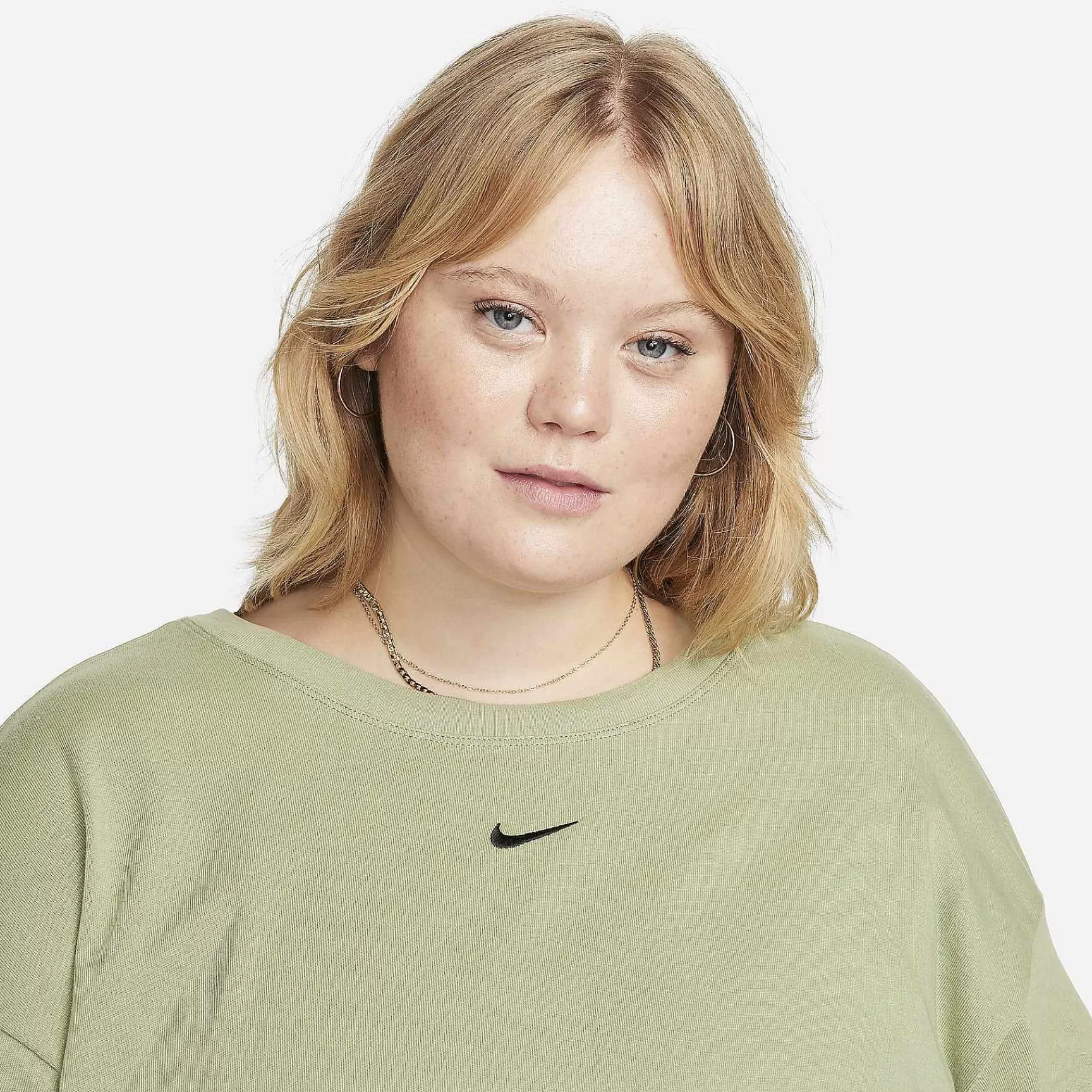 Plus Size-Nike Plus Size Sportswear Essentials