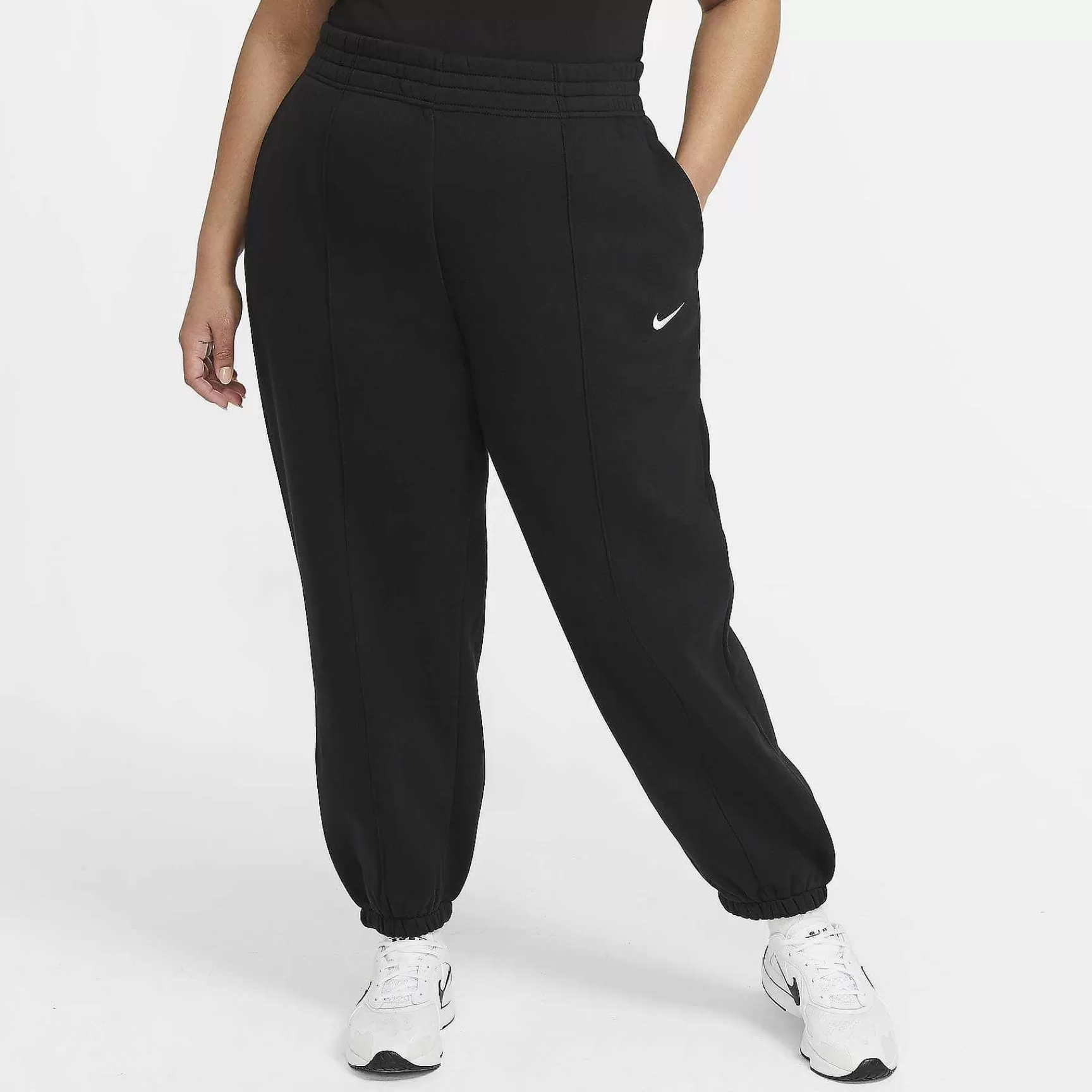 Plus Size-Nike Plus Size Sportswear Trend