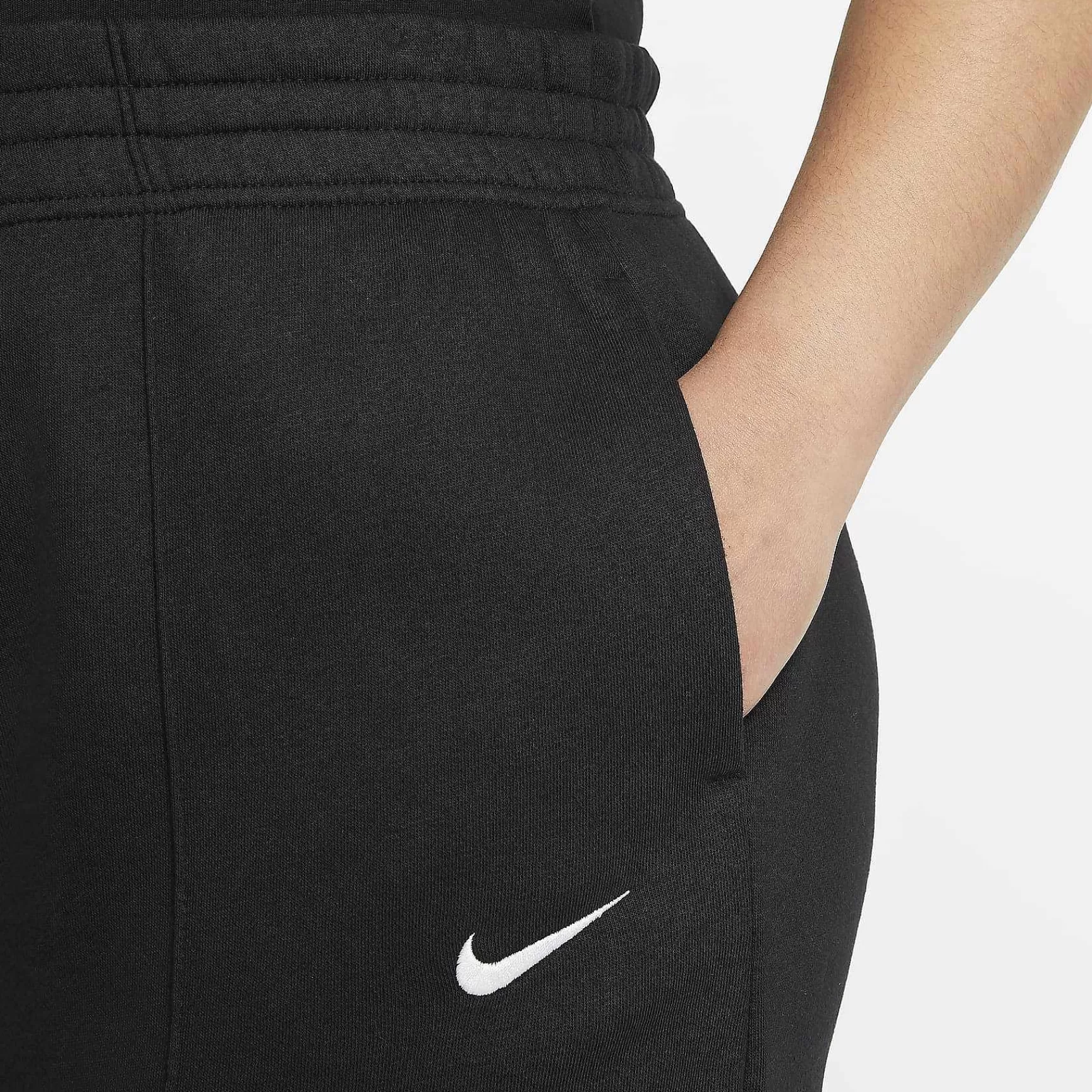 Plus Size-Nike Plus Size Sportswear Trend