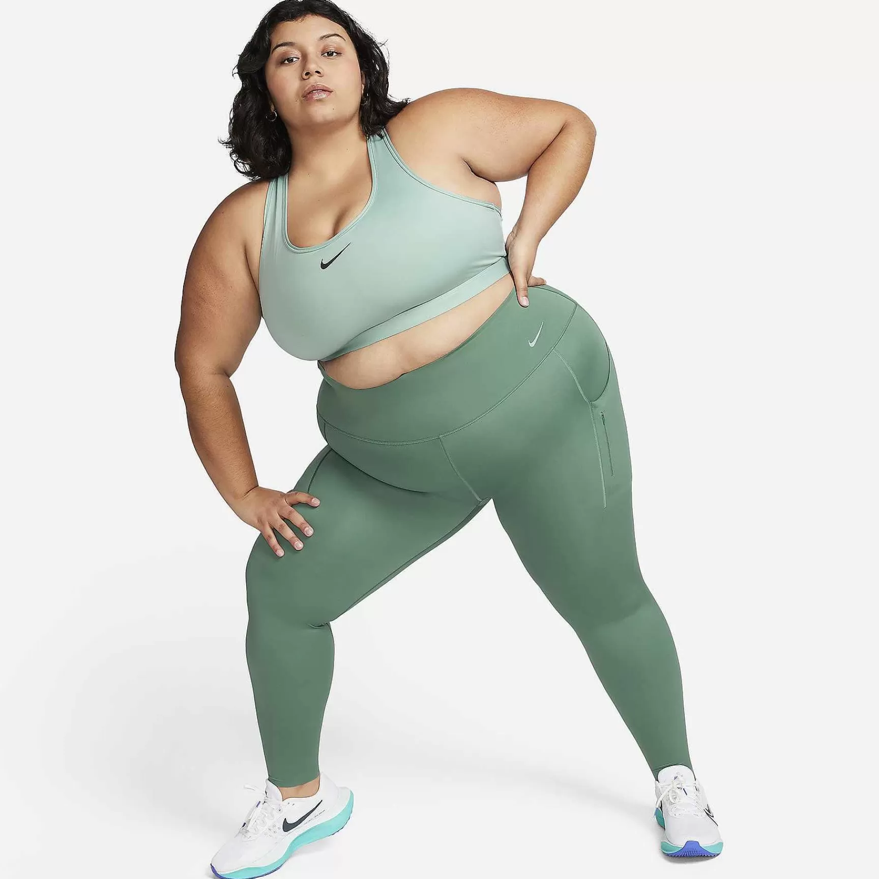 Plus Size-Nike Plus Size Swoosh Medium Support